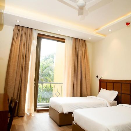 Uds Villa Scandinavian B&B - Next To Vfs New Delhi Exteriör bild