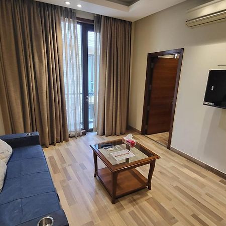 Uds Villa Scandinavian B&B - Next To Vfs New Delhi Exteriör bild