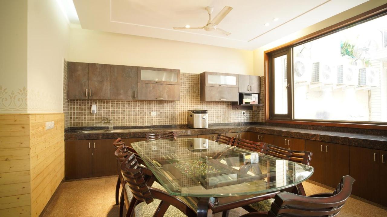Uds Villa Scandinavian B&B - Next To Vfs New Delhi Exteriör bild