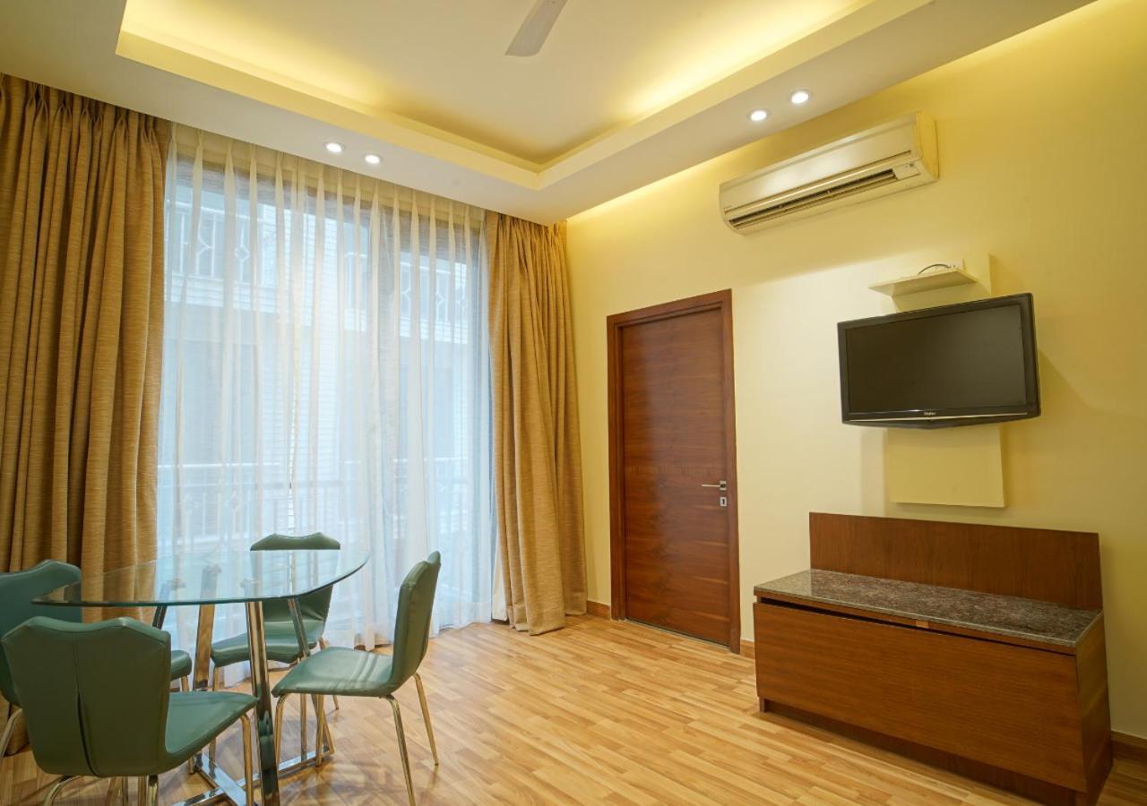 Uds Villa Scandinavian B&B - Next To Vfs New Delhi Exteriör bild