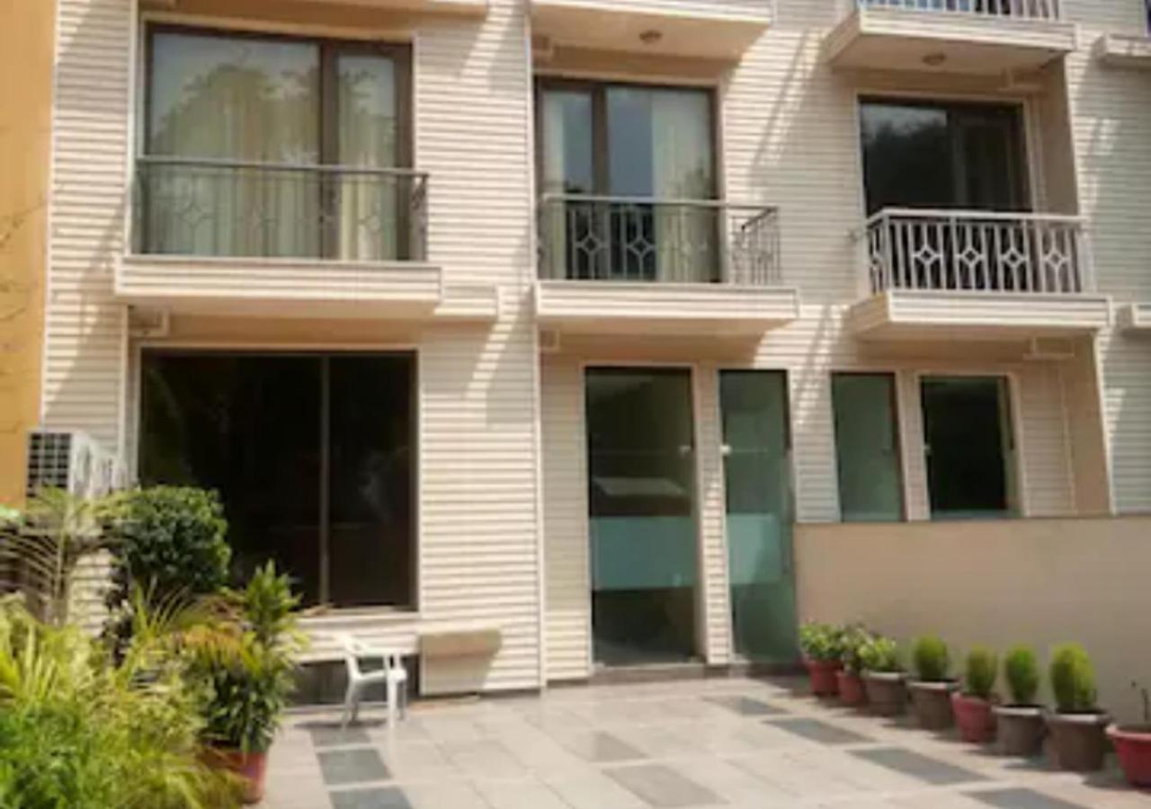 Uds Villa Scandinavian B&B - Next To Vfs New Delhi Exteriör bild